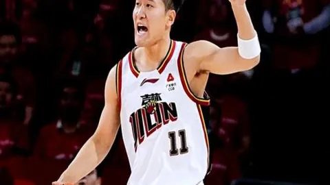 萨姆纳末节独得16分逆风翻盘，助四川队结束五连败困境